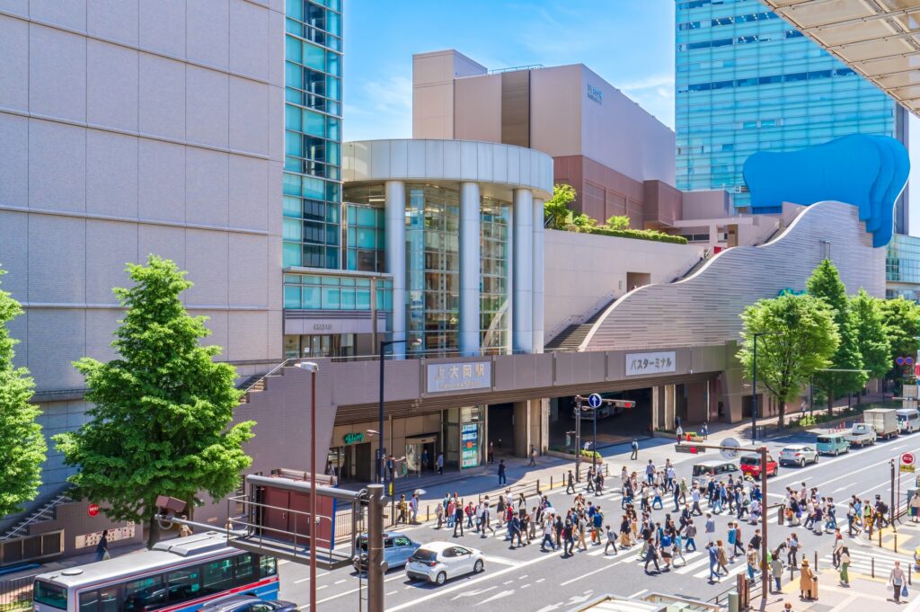 上大岡でおすすめの眉毛サロン　上大岡駅の風景