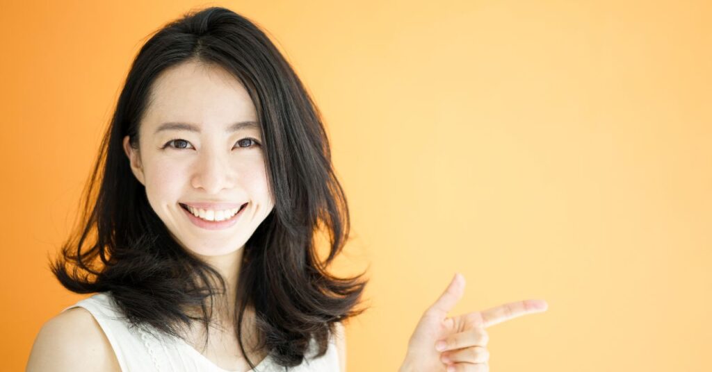 アイリスト用の椅子がおすすめの理由　女性のイメージ