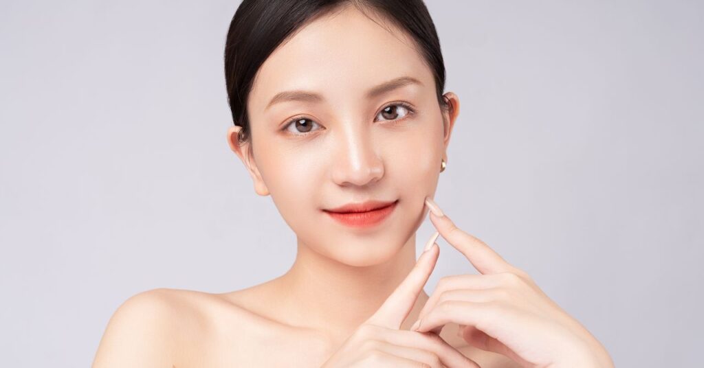セルフ眉毛パーマキットの選び方 女性のイメージ