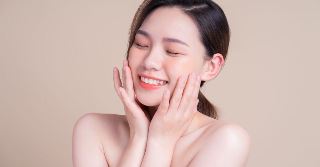 セルフ眉毛パーマキットを成功させるためのコツ 女性のイメージ