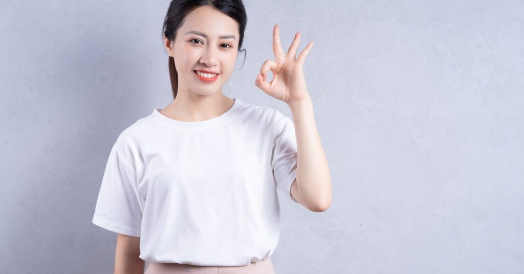 セルフ眉毛カラーで気をつけたいこと 女性のイメージ