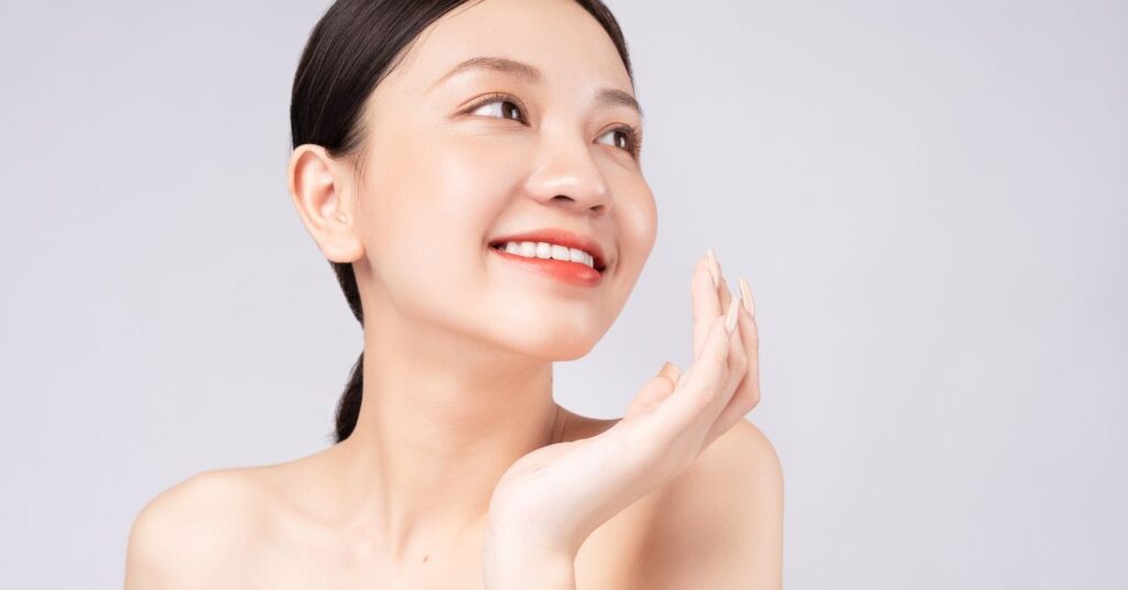 眉毛ワックスシートのやり方 女性のイメージ