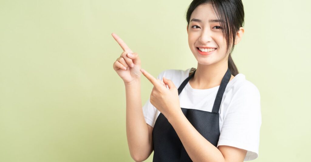 眉毛を寝かせたいのなら眉毛サロンもおすすめ 女性のイメージ