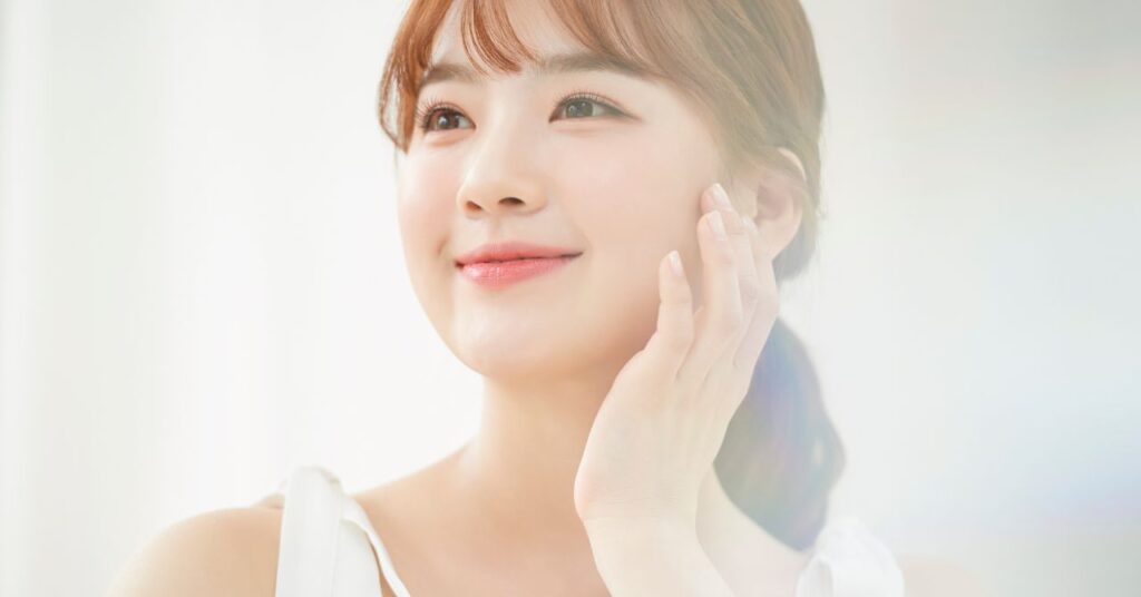 眉毛を立たせるワックス 女性のイメージ