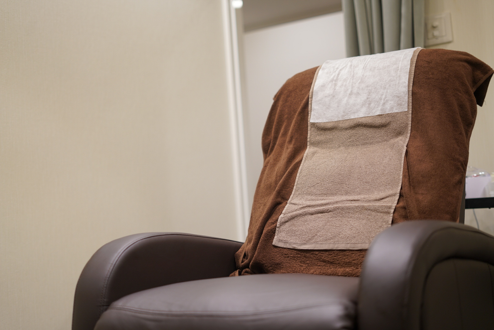 眉毛の王様 新宿本店　東京のメンズ眉毛サロン