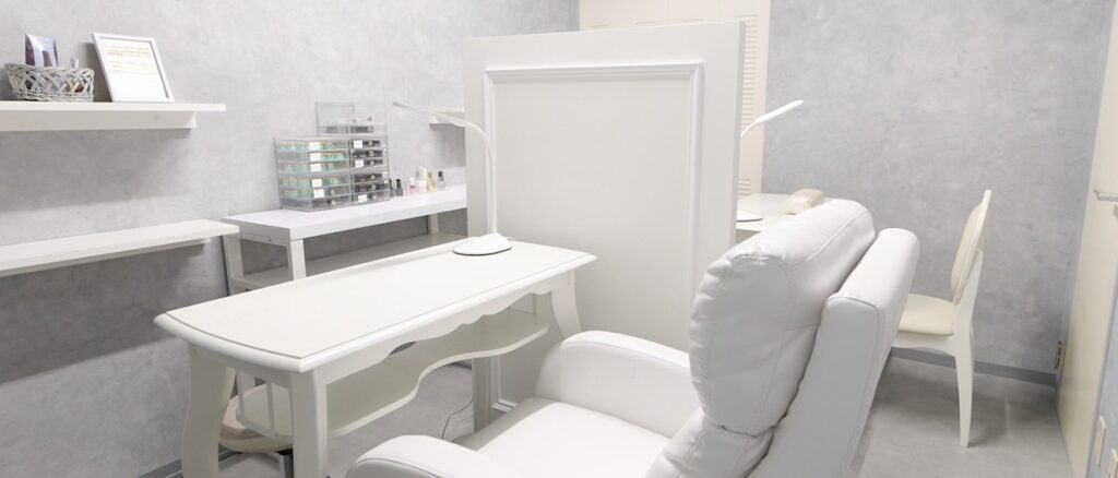 PLATINUMDOLL(プラチナムドール)桂店 京都でおすすめの眉毛サロン