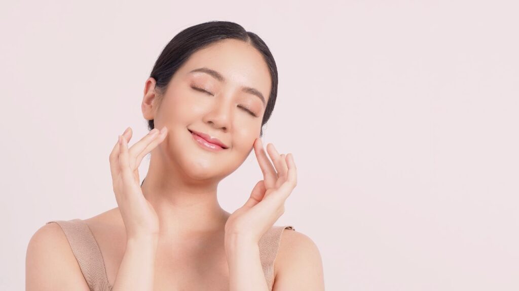 無添加のおすすめアイブロウ製品で肌思いのメイクをしよう　女性のイメージ