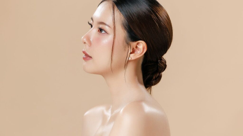 セルフでハリウッドブロウリフトは可能？ 女性のイメージ