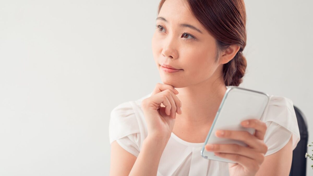 マグネットにつけまつ毛に危険性はある？　女性のイメージ